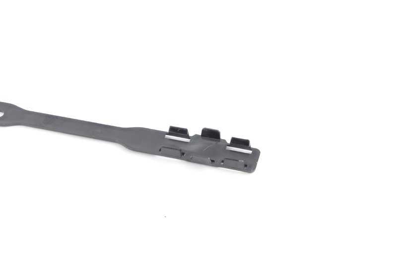 Rear left moulded retaining strip for BMW 4 Series F32, F33, F36 (OEM 51127358075). Original BMW.