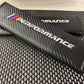 Almohadillas para cinturón de seguridad BMW ///PERFORMANCE color carbono. - Recambios y Accesorios BMW