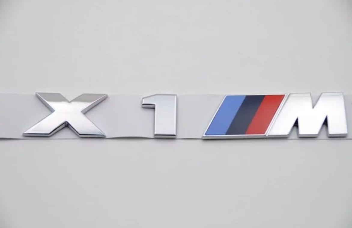 Emblema Logo Insignia X1 ///M Maletero Trasero Para Bmw. Original Bmw