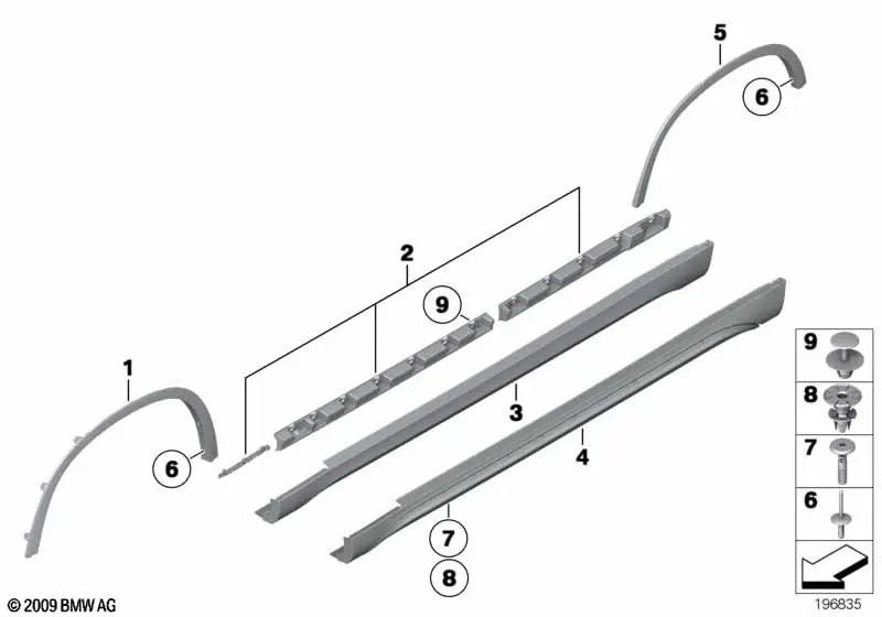 Embellecedor de paso de rueda trasero derecho para BMW X1 E84 (OEM 51772990172). Original BMW.