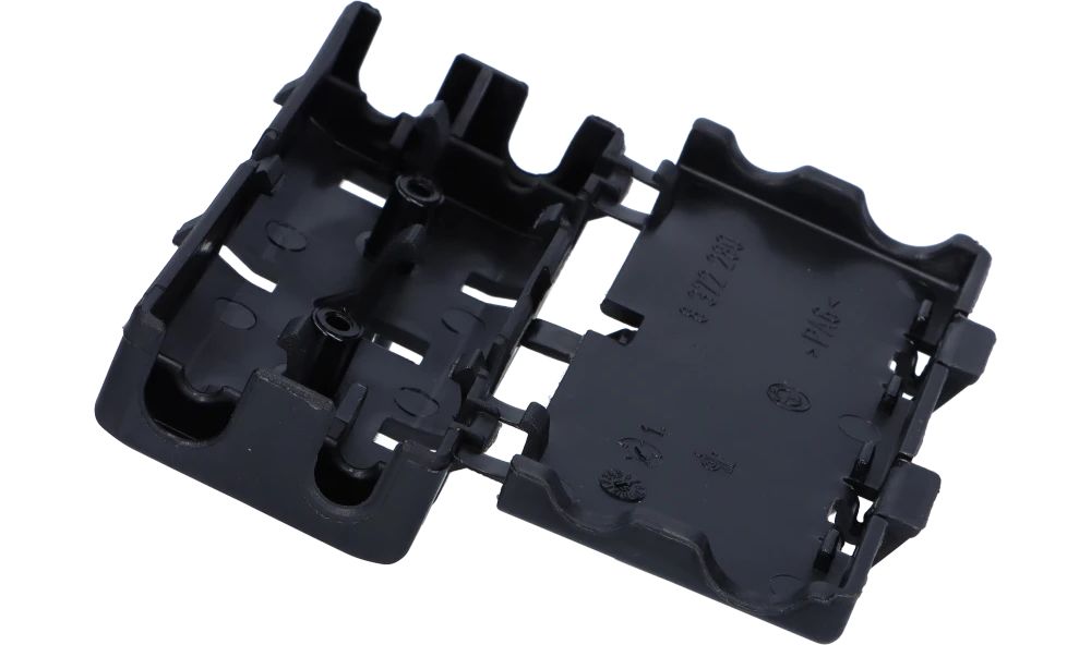 Soporte de conexión eléctrica OEM 61138372280 para BMW (Modelos compatibles: E81, E82, E87, E88, F20, F21, E46, E90, E91, E92, E93, F31, F34, F32, F33, F36, F82, E60, E61, E63, E64, E65, E66, E84, E53, E85, E86, E89, E52). Original BMW.