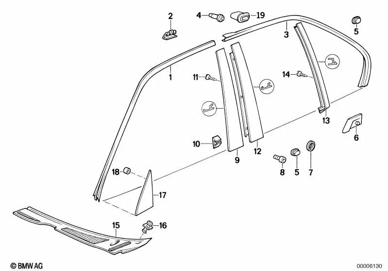 Linke Applikation für BMW E34 Serie 5 (OEM 51131944123). Original BMW